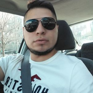 Meet your Posher, Cesar